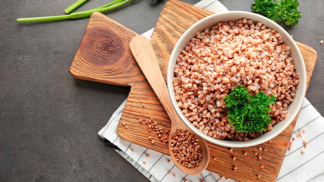 Ko te kai buckwheat mo te taumaha taumaha