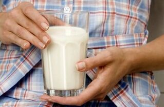 Ka ngaro te kotiro i te taumaha i runga i te kefir